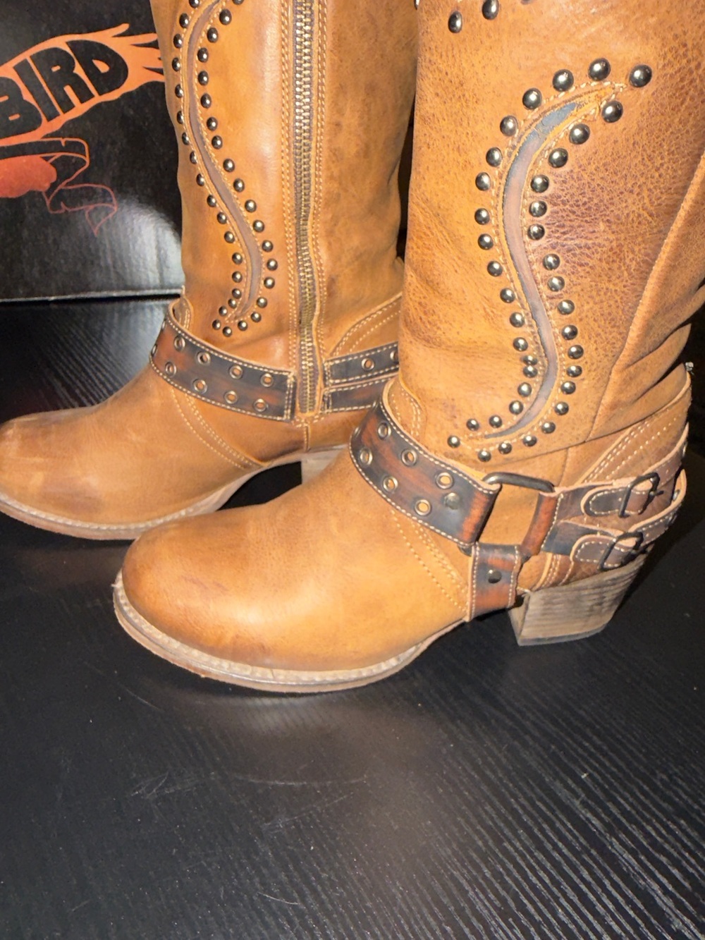 π€ β¨ππ€ FREEBIRD by Steven Coyote Brown Leather Tall Boots Size 9 Studded Western! - Picture 10 of 13